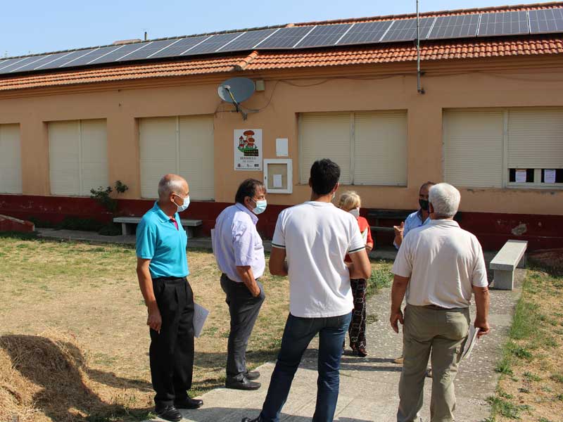 La AECT Duero-Douro organiza una visita a las instalaciones energéticas de autoconsumo compartido de Fonfría para darlas a conocer entre los municipios aledaños interesados en adherirse al proyecto