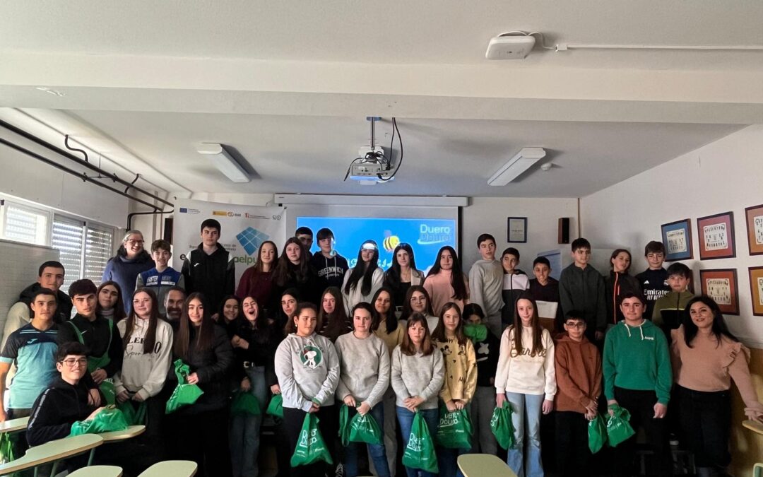 El taller ‘La energía que nos mueve’ llega a 240 alumnos y alumnas del territorio